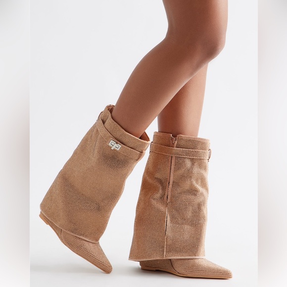 Brontë Champagna & GEMS BOOTZ - Picture 2 of 5